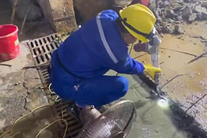 临高地下室伸缩缝堵漏施工视频