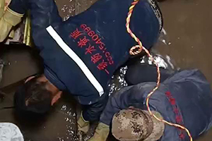 临高电梯井堵漏施工视频